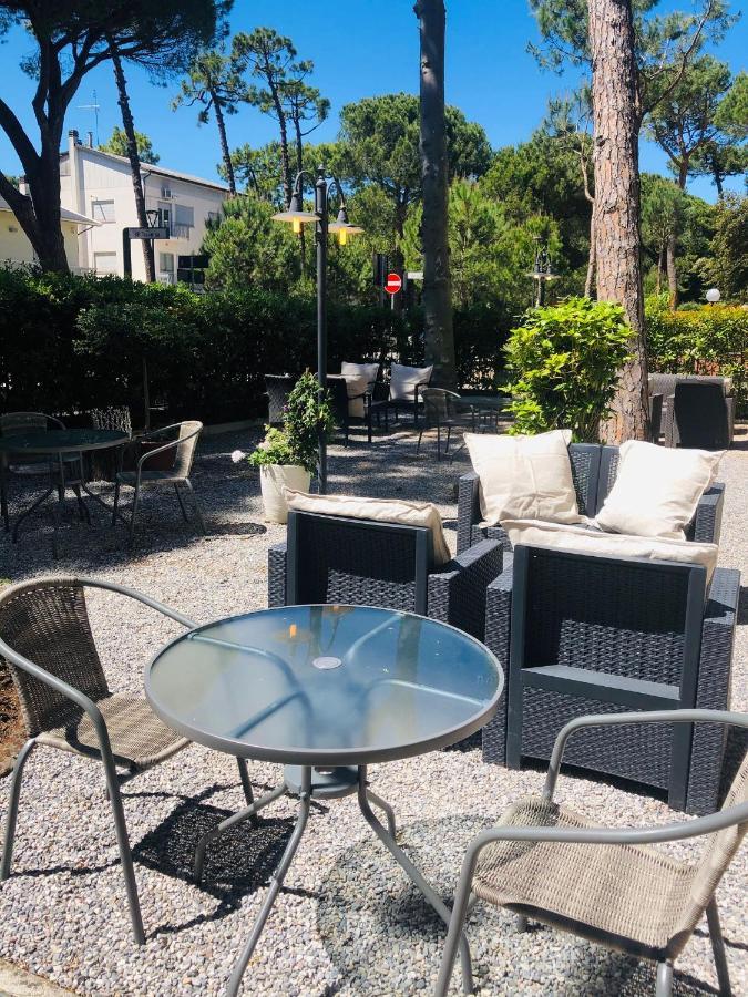 Hotel B&B Des Bains มิลาโน แมริตทิมา ภายนอก รูปภาพ