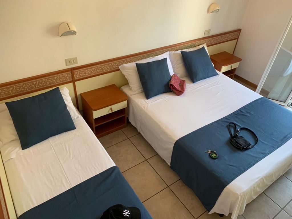 Hotel B&B Des Bains มิลาโน แมริตทิมา ภายนอก รูปภาพ
