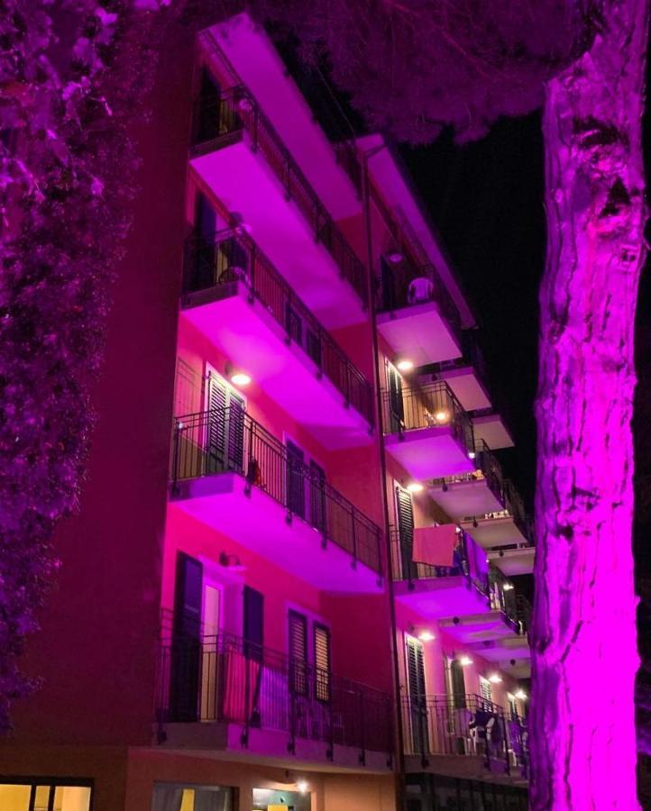 Hotel B&B Des Bains มิลาโน แมริตทิมา ภายนอก รูปภาพ